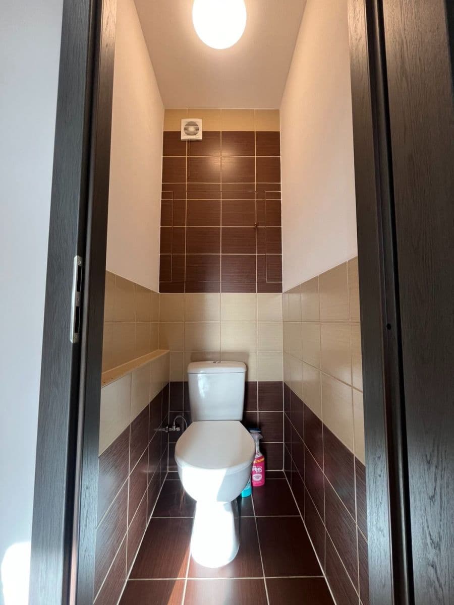 Prenájom bytu 3-izbový 75 m², Dlouhá, Česká Lípa, Liberecký kraj Prenájom bytu 3-izbový 75 m², Dlouhá, Česká Lípa, Liberecký kraj
