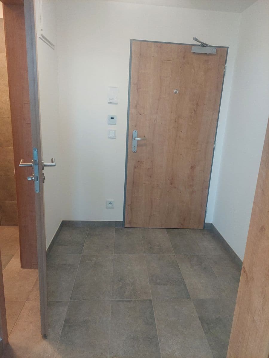 Prenájom bytu 1-izbový 31 m², U Továren, Praha, Praha Prenájom bytu 1-izbový 31 m², U Továren, Praha, Praha