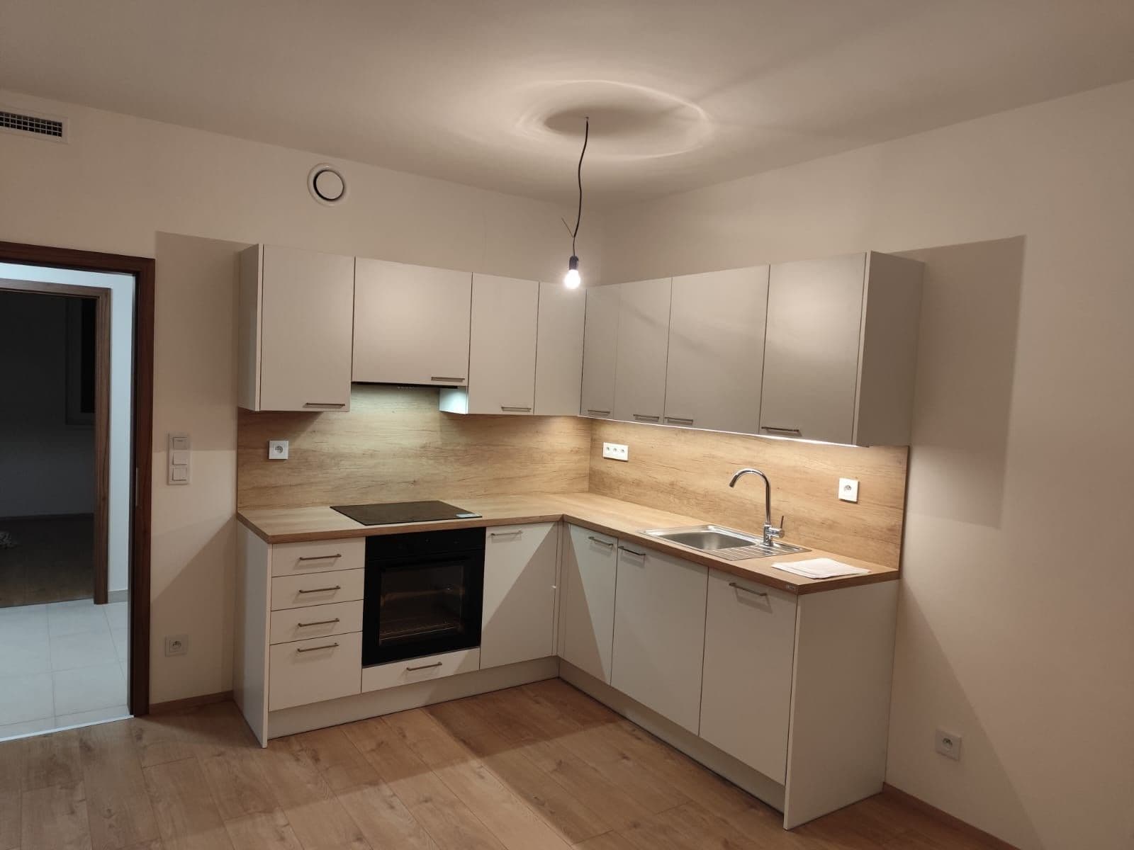 Prenájom bytu 3-izbový 67 m², Arnošta Staňka, Praha, Praha Prenájom bytu 3-izbový 67 m², Arnošta Staňka, Praha, Praha