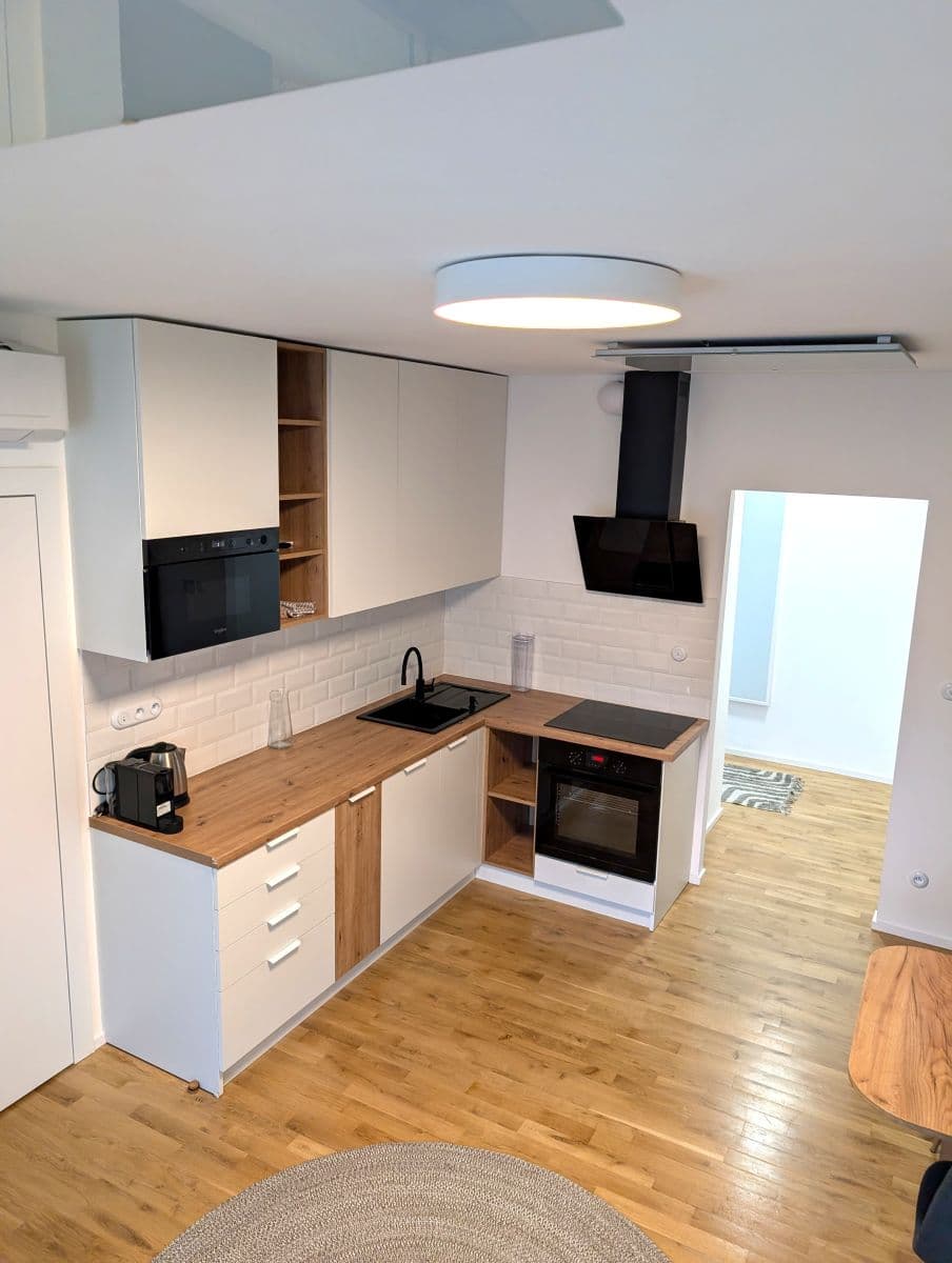 Prenájom bytu 43 m², Brdlíkova, Praha, Praha Prenájom bytu 43 m², Brdlíkova, Praha, Praha