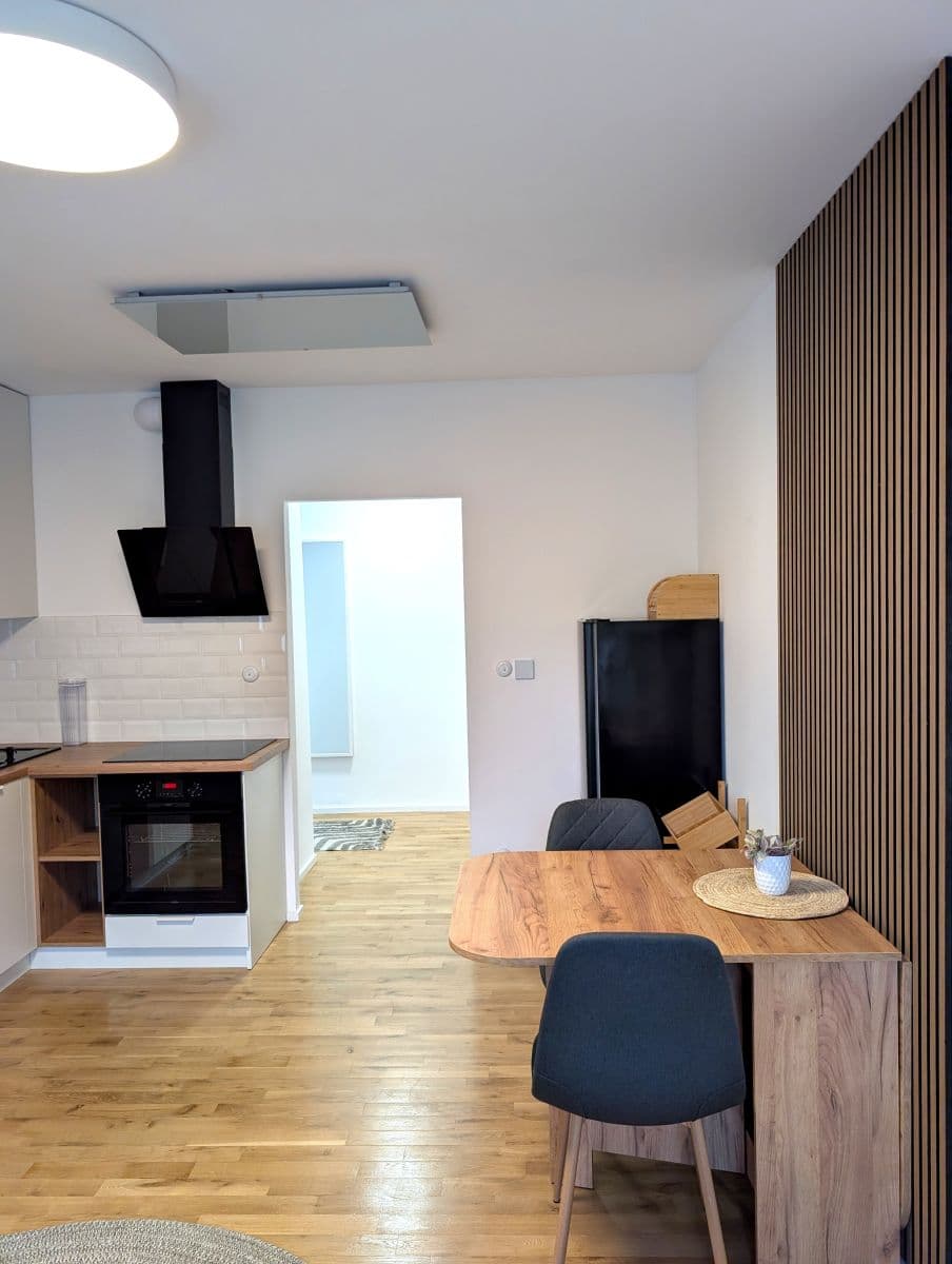 Prenájom bytu 43 m², Brdlíkova, Praha, Praha Prenájom bytu 43 m², Brdlíkova, Praha, Praha