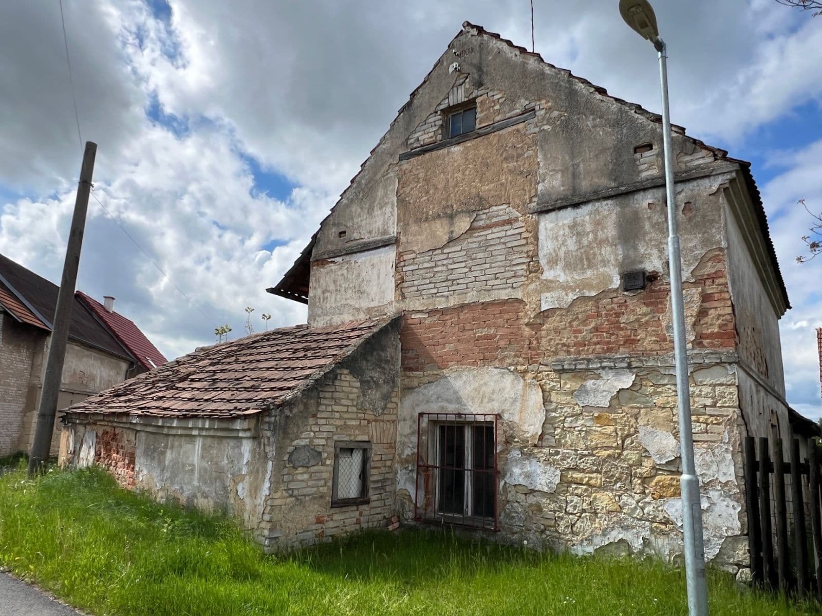 Predaj domu 128 m², pozemek 643 m², Svojetín, Středočeský kraj Predaj domu 128 m², pozemek 643 m², Svojetín, Středočeský kraj