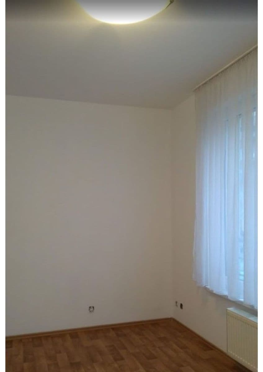 Prenájom bytu 2-izbový 38 m², Sazovická, Praha, Praha Prenájom bytu 2-izbový 38 m², Sazovická, Praha, Praha