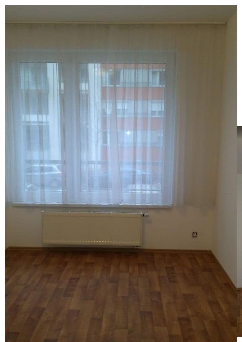 Prenájom bytu 2-izbový 38 m², Sazovická, Praha, Praha Prenájom bytu 2-izbový 38 m², Sazovická, Praha, Praha