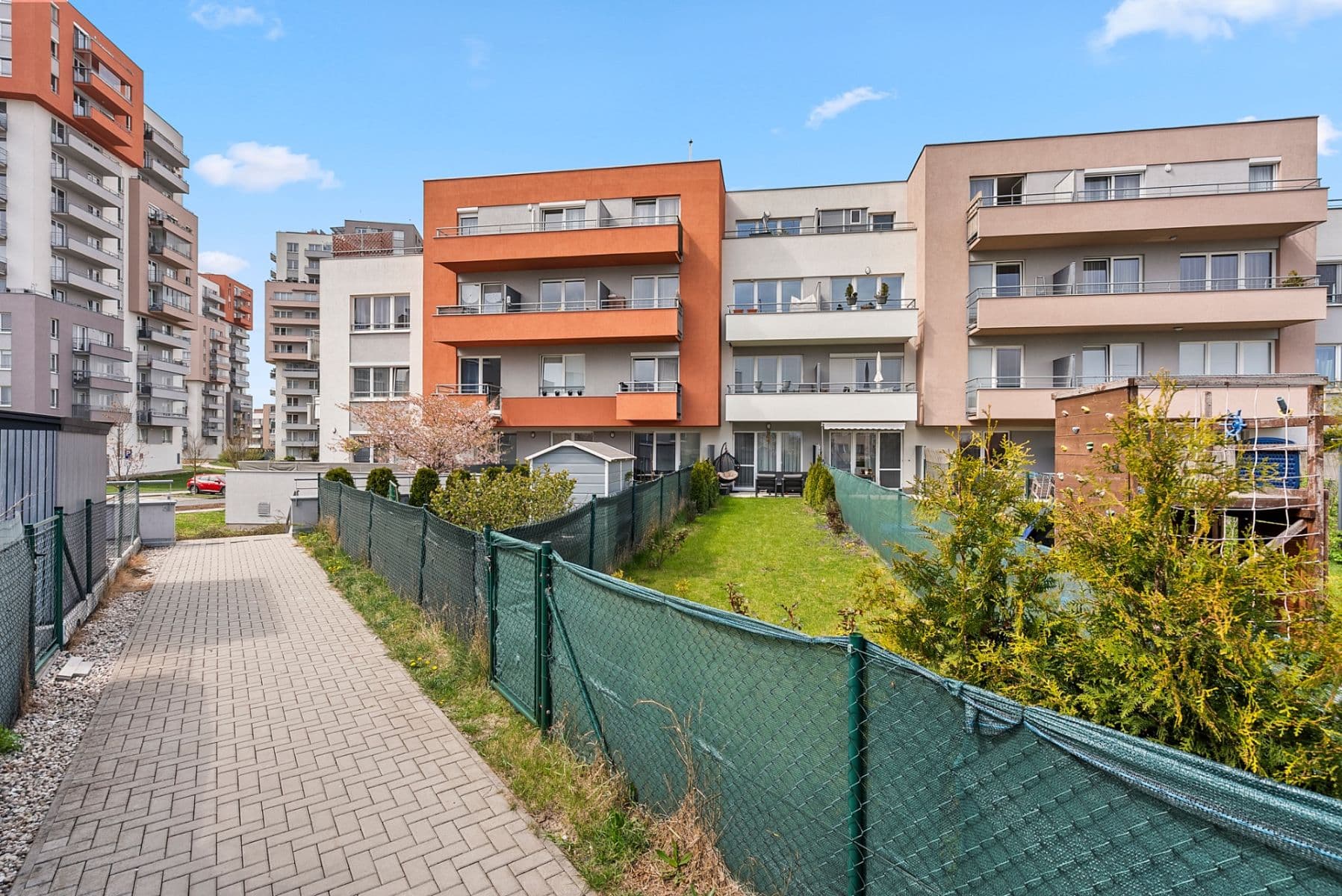 Predaj bytu 3-izbový 87 m², Hlučkova, Praha, Praha Predaj bytu 3-izbový 87 m², Hlučkova, Praha, Praha