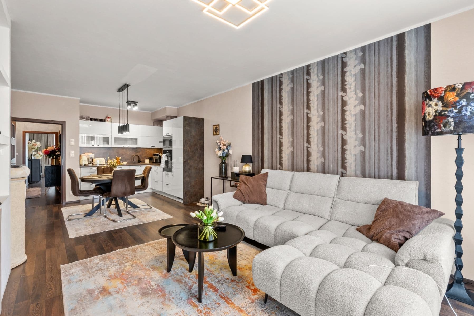 Predaj bytu 3-izbový 87 m², Hlučkova, Praha, Praha Predaj bytu 3-izbový 87 m², Hlučkova, Praha, Praha