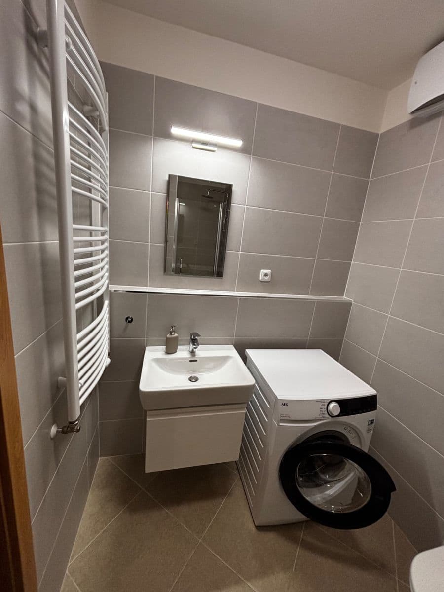 Prenájom bytu 1-izbový 29 m², Thomasova, Praha, Praha Prenájom bytu 1-izbový 29 m², Thomasova, Praha, Praha