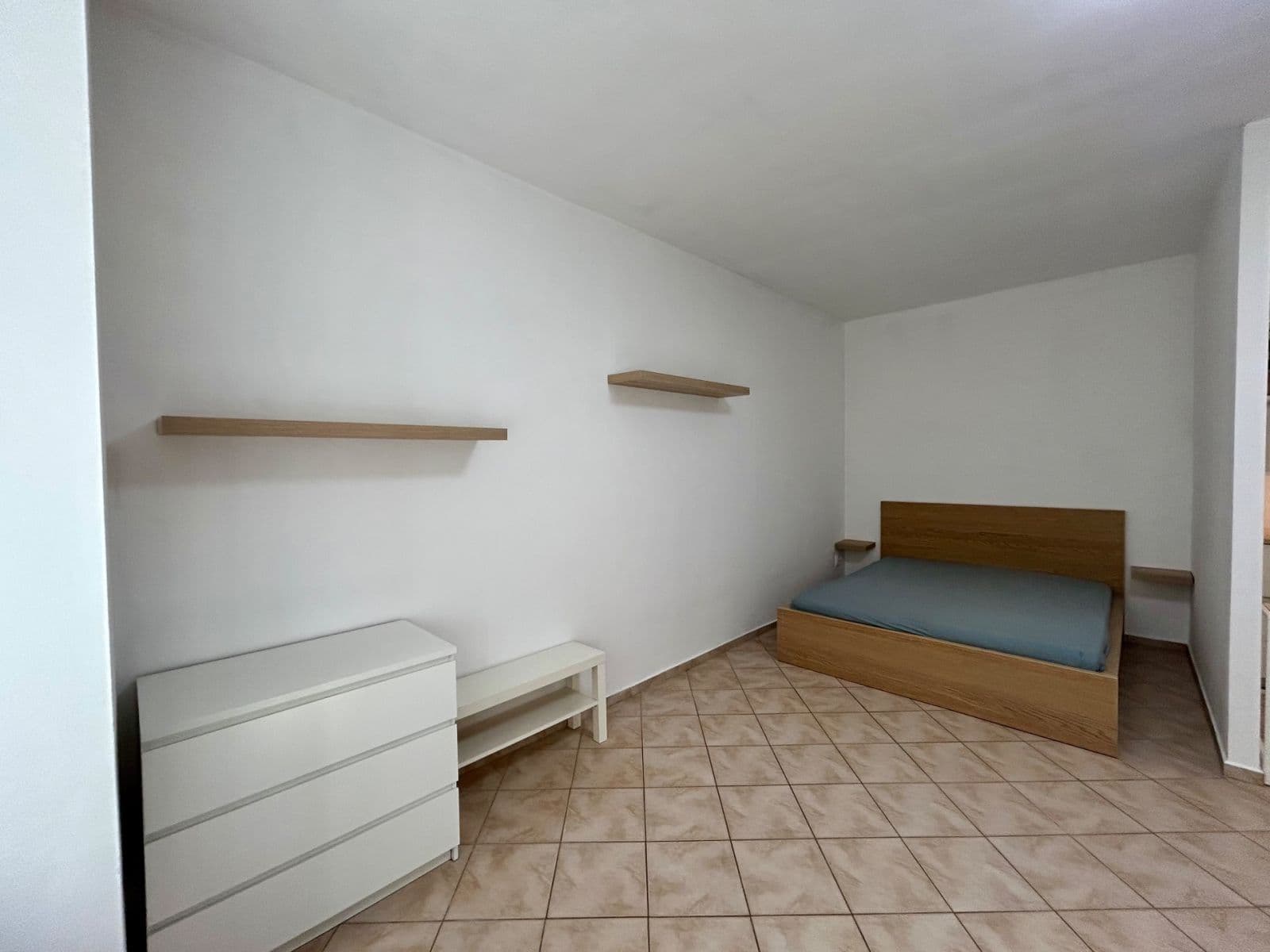 Prenájom bytu 1-izbový 38 m², U Uranie, Praha, Praha Prenájom bytu 1-izbový 38 m², U Uranie, Praha, Praha