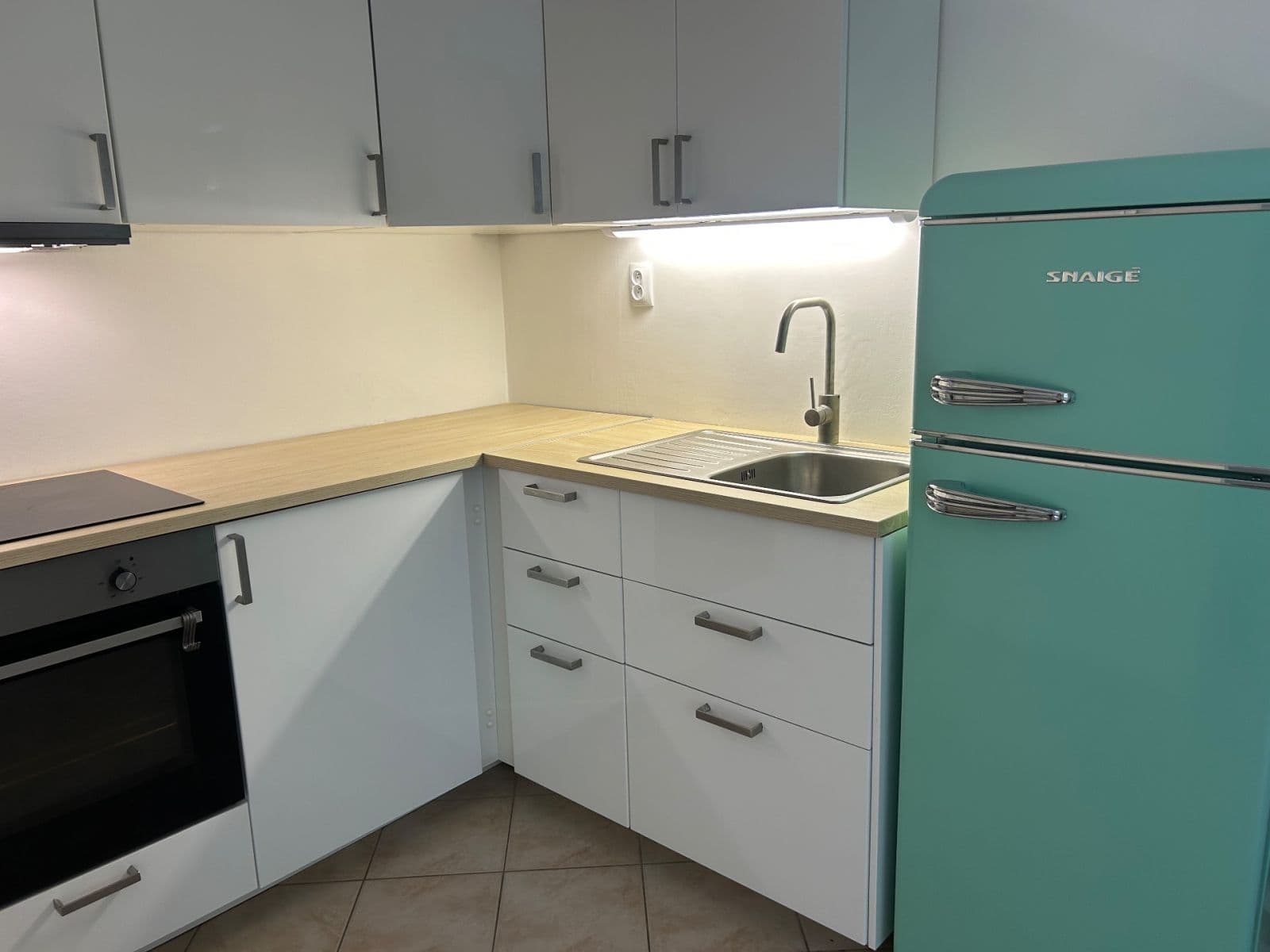 Prenájom bytu 1-izbový 38 m², U Uranie, Praha, Praha Prenájom bytu 1-izbový 38 m², U Uranie, Praha, Praha