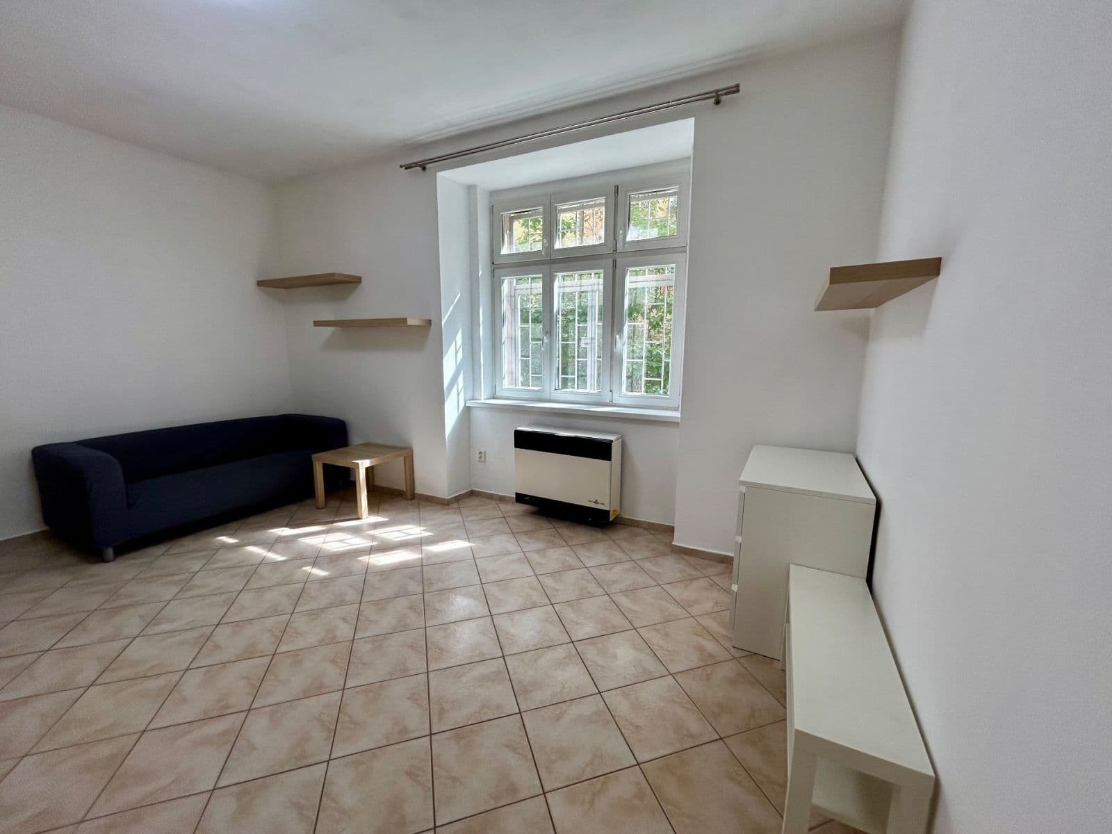 Prenájom bytu 1-izbový 38 m², U Uranie, Praha, Praha Prenájom bytu 1-izbový 38 m², U Uranie, Praha, Praha
