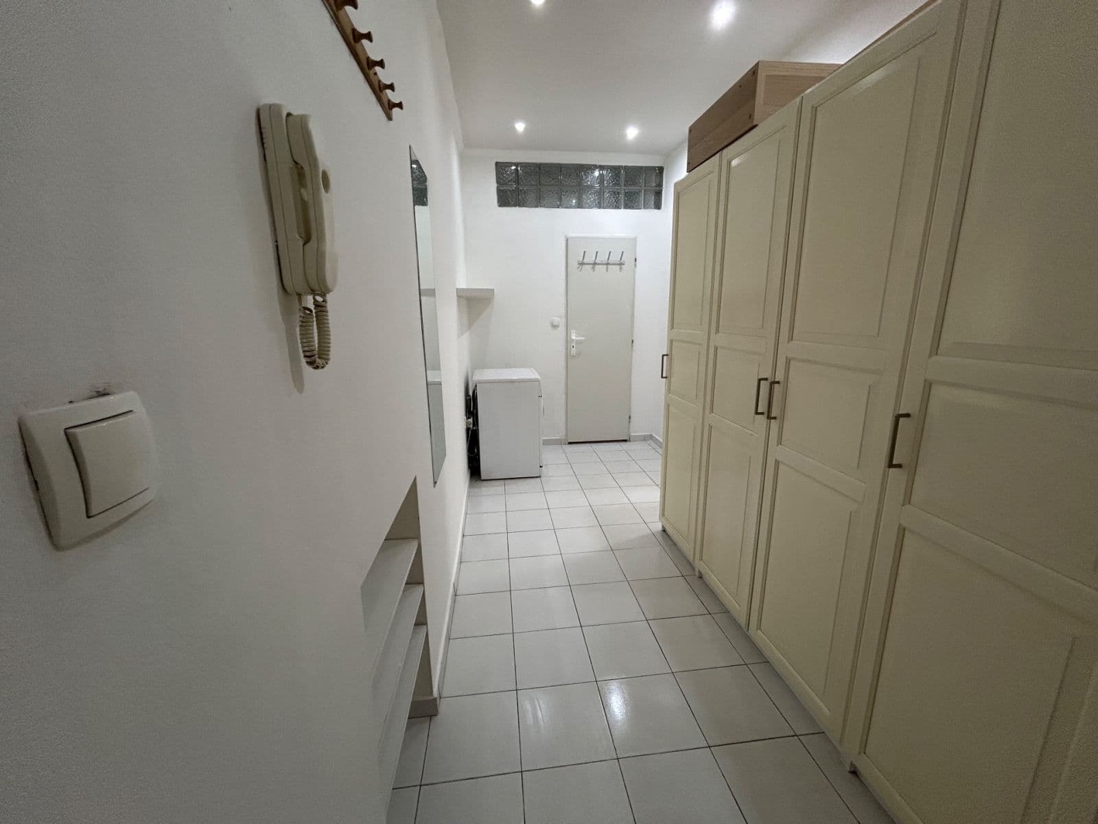 Prenájom bytu 1-izbový 38 m², U Uranie, Praha, Praha Prenájom bytu 1-izbový 38 m², U Uranie, Praha, Praha