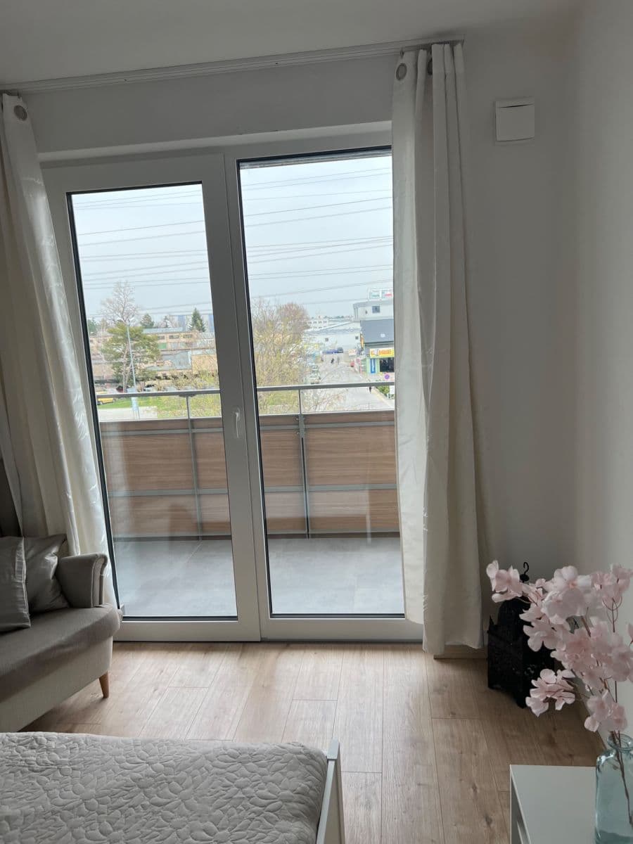 Prenájom bytu 2-izbový 52 m², Galvaniho, Ružinov, Bratislavský kraj Prenájom bytu 2-izbový 52 m², Galvaniho, Ružinov, Bratislavský kraj