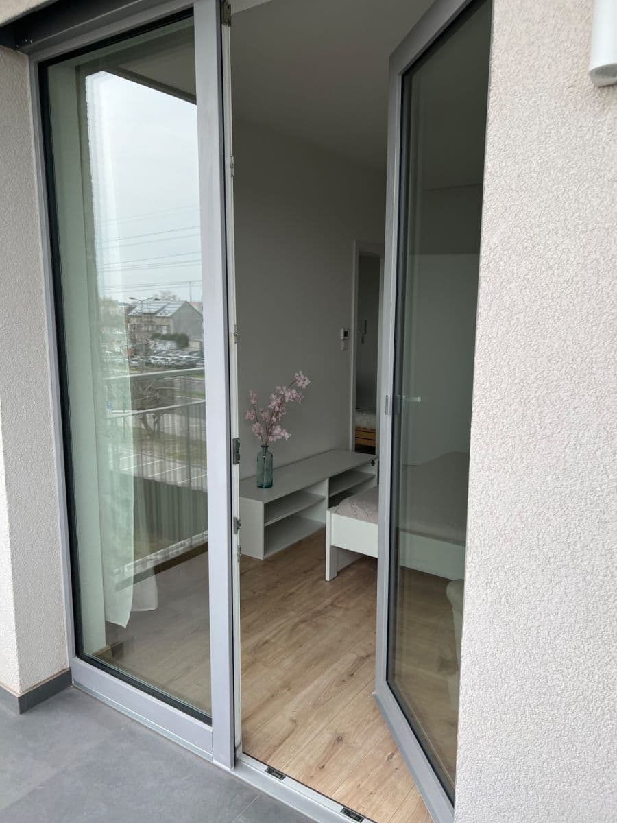 Prenájom bytu 2-izbový 52 m², Galvaniho, Ružinov, Bratislavský kraj Prenájom bytu 2-izbový 52 m², Galvaniho, Ružinov, Bratislavský kraj