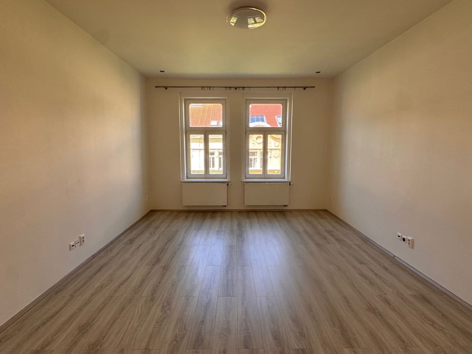Prenájom bytu 1-izbový 45 m², Jana Zajíce, Praha, Praha Prenájom bytu 1-izbový 45 m², Jana Zajíce, Praha, Praha