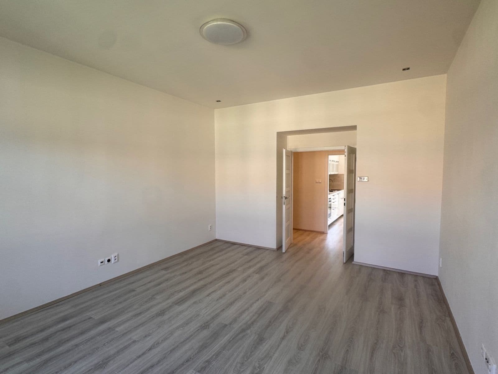 Prenájom bytu 1-izbový 45 m², Jana Zajíce, Praha, Praha Prenájom bytu 1-izbový 45 m², Jana Zajíce, Praha, Praha