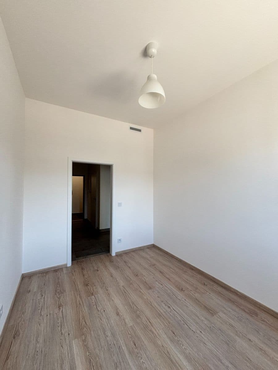 Prenájom bytu 2-izbový 45 m², U Továren, Praha, Praha Prenájom bytu 2-izbový 45 m², U Továren, Praha, Praha