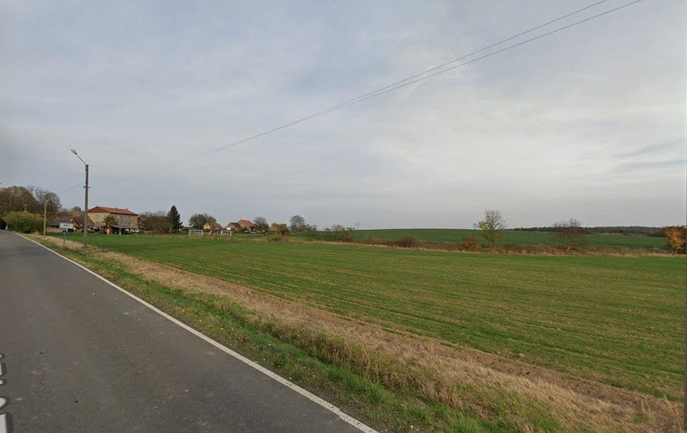 Predaj pozemku 4.400 m², Šípy, Středočeský kraj Predaj pozemku 4.400 m², Šípy, Středočeský kraj