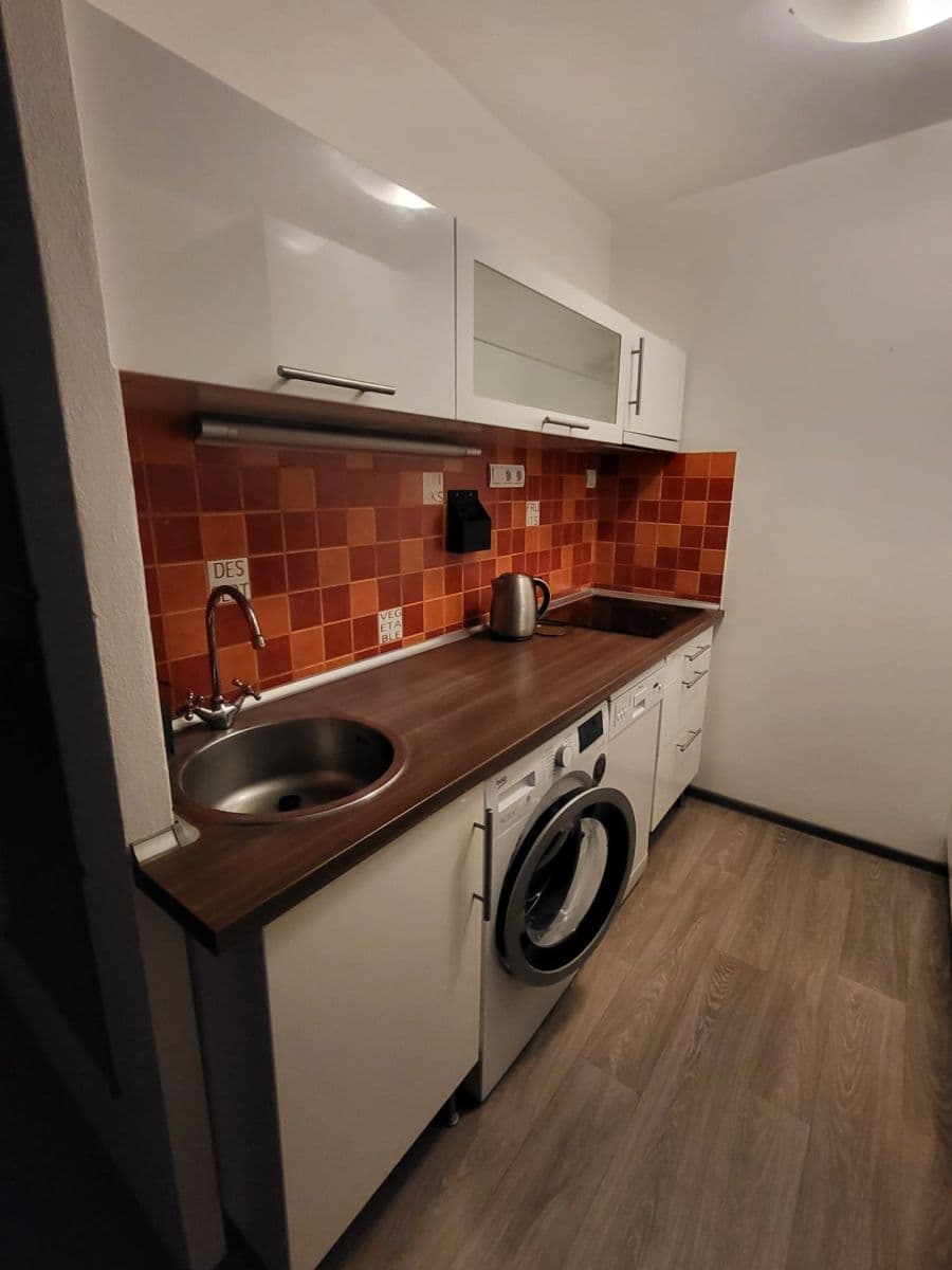 Prenájom bytu 2-izbový 43 m², Hrdličkova, Praha, Praha Prenájom bytu 2-izbový 43 m², Hrdličkova, Praha, Praha