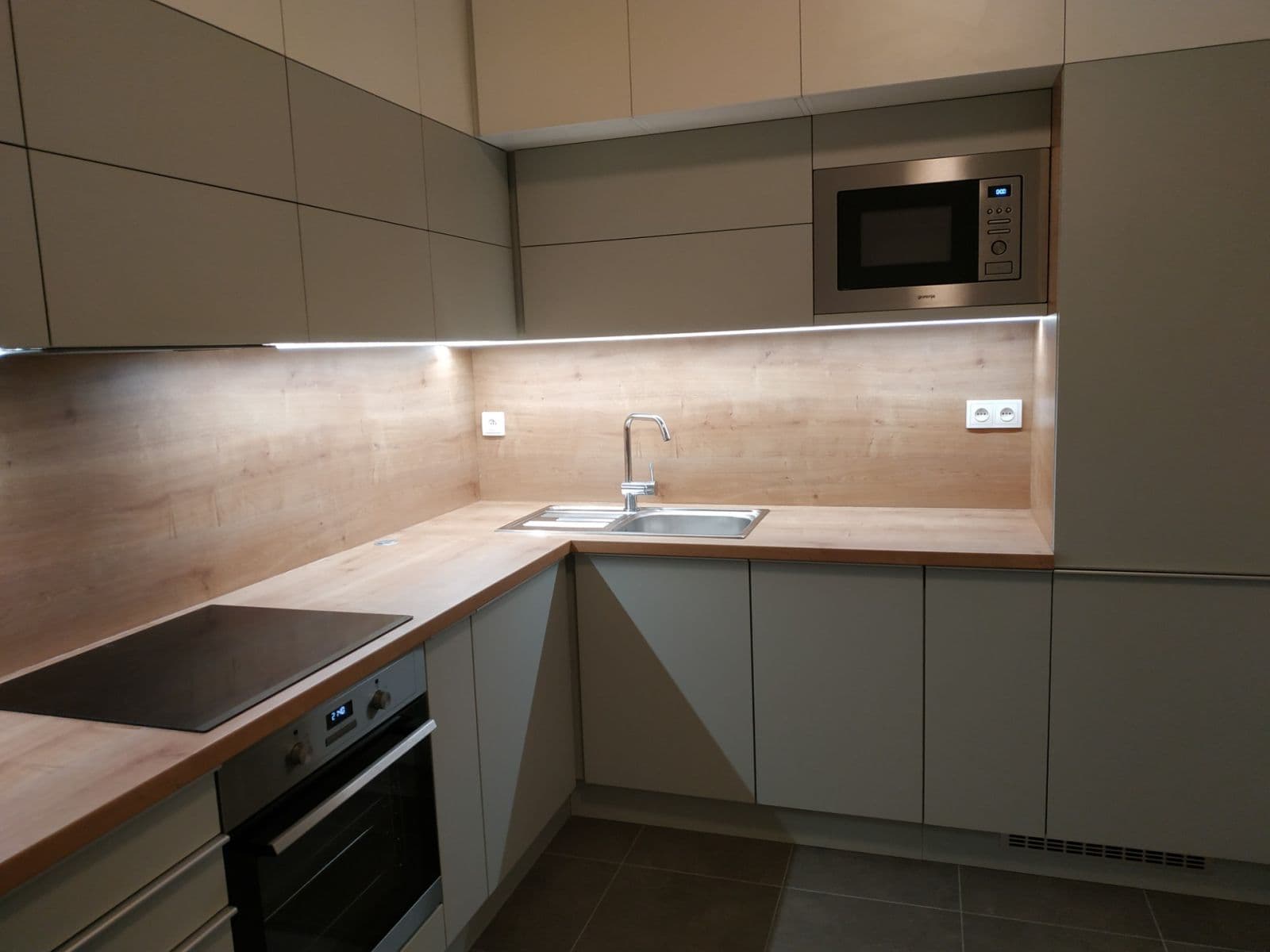 Prenájom bytu 1-izbový 42 m², Na Rokytce, Praha, Praha Prenájom bytu 1-izbový 42 m², Na Rokytce, Praha, Praha
