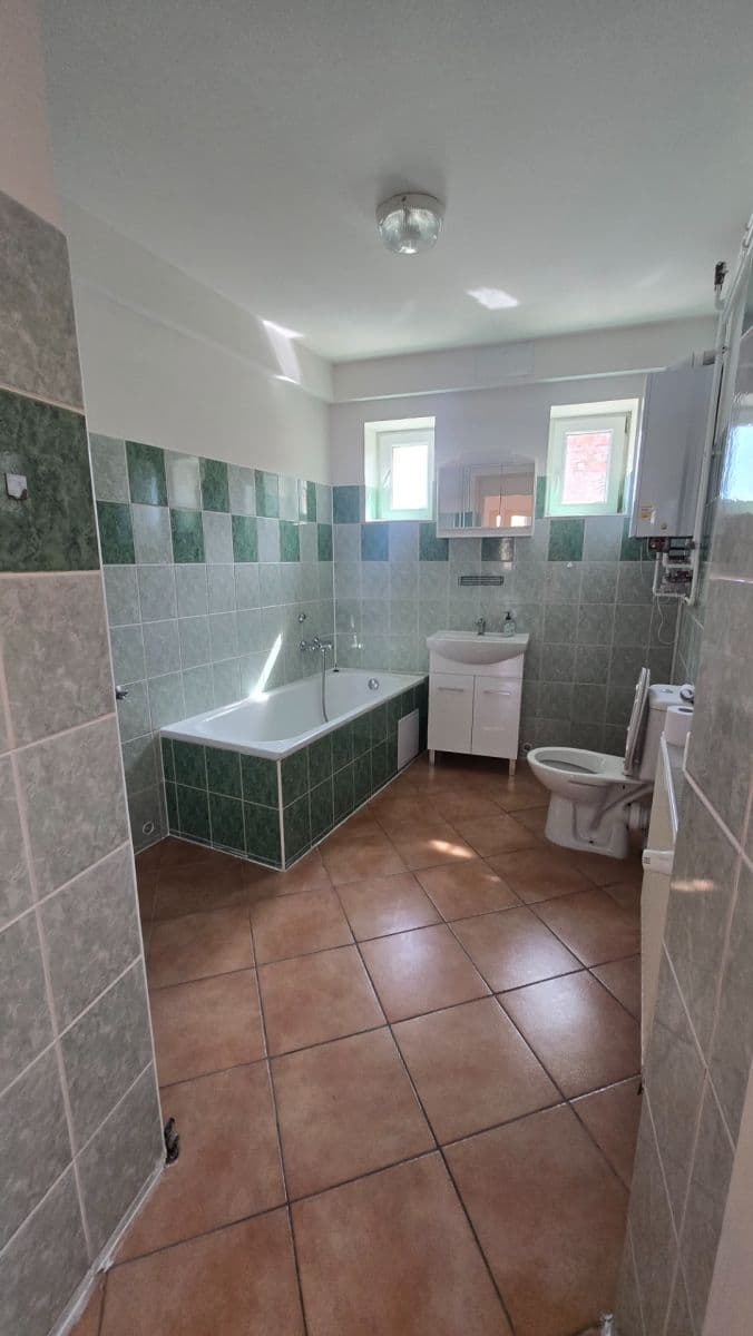 Prenájom bytu 3-izbový 80 m², Lidická, Beroun, Středočeský kraj Prenájom bytu 3-izbový 80 m², Lidická, Beroun, Středočeský kraj