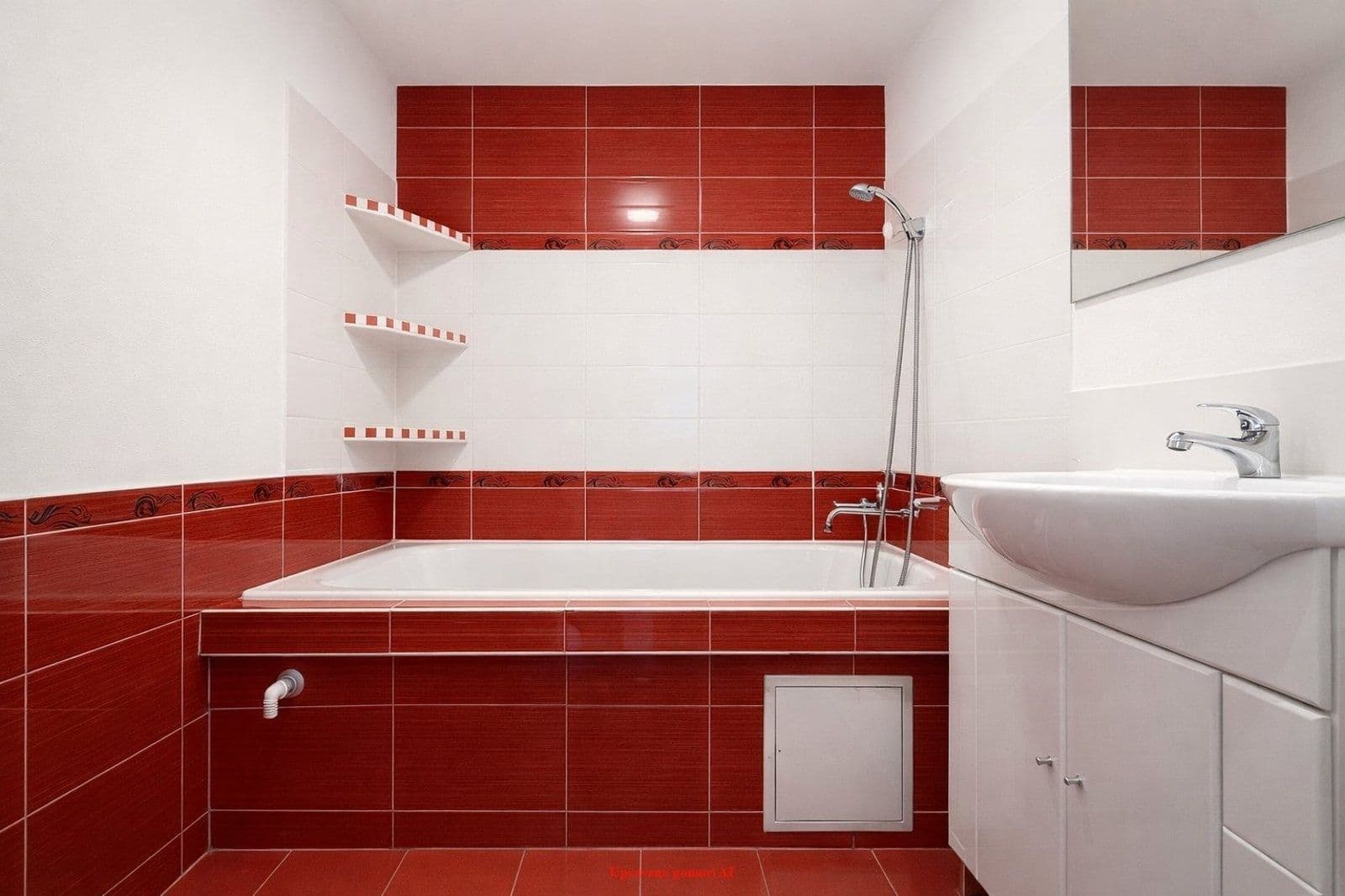 Prenájom bytu 3-izbový 75 m², Ostravská, Český Těšín, Moravskoslezský kraj Prenájom bytu 3-izbový 75 m², Ostravská, Český Těšín, Moravskoslezský kraj