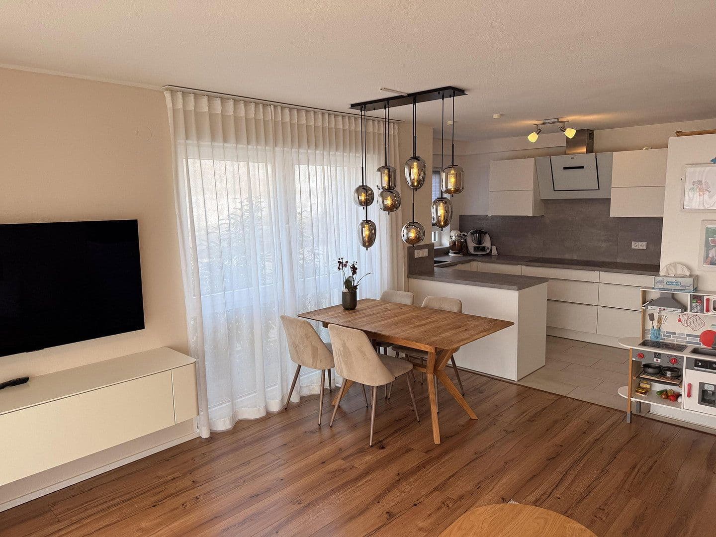 Predaj bytu 4-izbový 95 m², Fuchsbüchlerkellerstr. 16a, Geisenfeld, Bavorsko Predaj bytu 4-izbový 95 m², Fuchsbüchlerkellerstr. 16a, Geisenfeld, Bavorsko