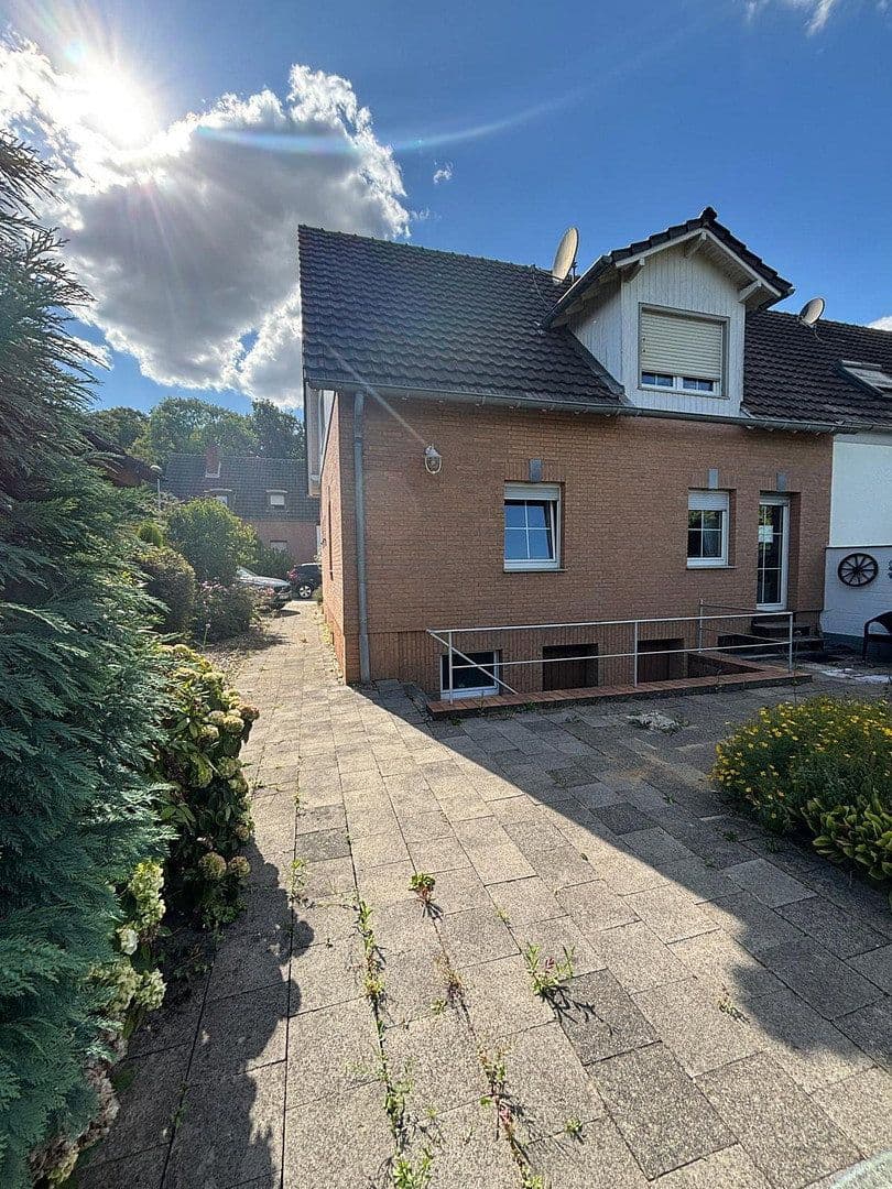 Predaj domu 110 m², pozemek 721 m², Linnich, Severné Porýnie - Westfálsko Predaj domu 110 m², pozemek 721 m², Linnich, Severné Porýnie - Westfálsko