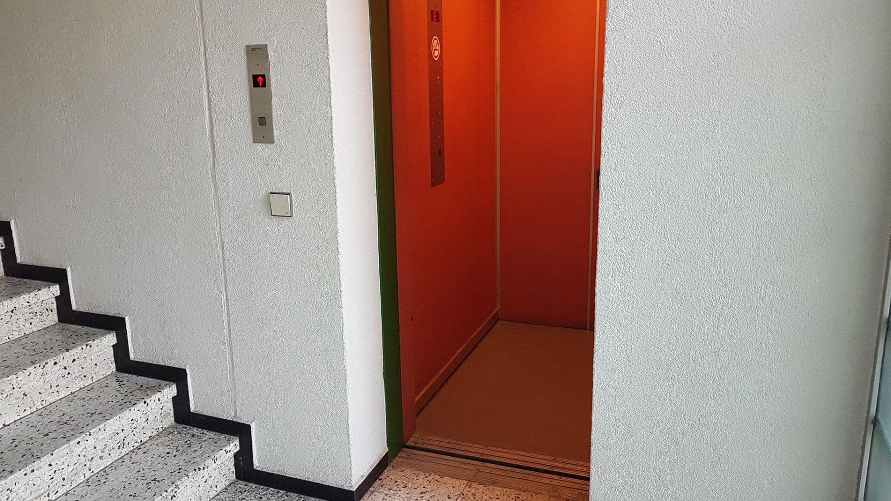 Predaj bytu 2-izbový 68 m², Am Stöckener Bach 20, Hannover, Dolné Sasko Predaj bytu 2-izbový 68 m², Am Stöckener Bach 20, Hannover, Dolné Sasko