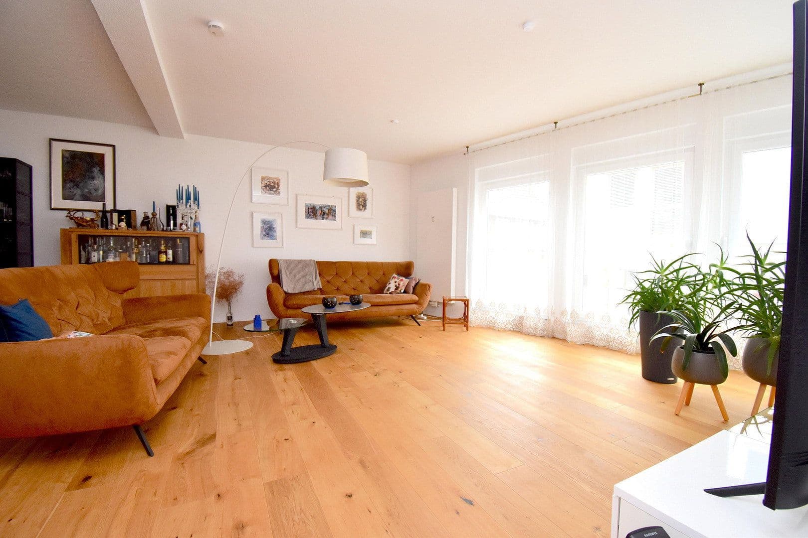 Prenájom kancelárie 164 m², Stuttgarter Straße 23, Weil der Stadt, Bádensko-Wurttembersko Prenájom kancelárie 164 m², Stuttgarter Straße 23, Weil der Stadt, Bádensko-Wurttembersko