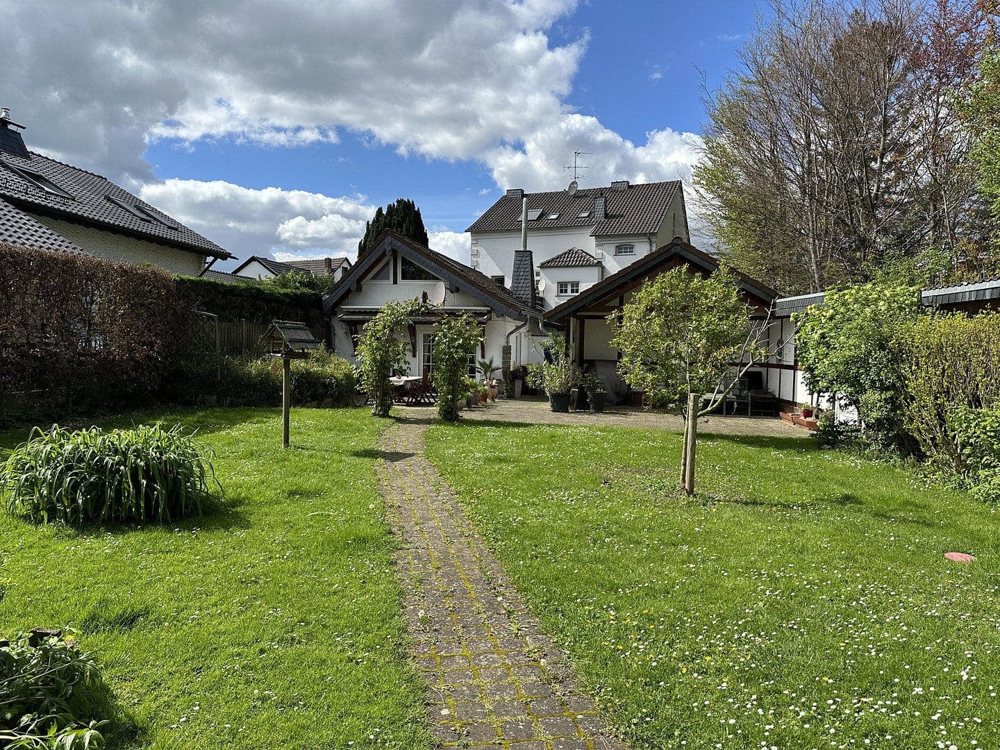 Prenájom bytu 2-izbový 99 m², Euskirchen, Severné Porýnie - Westfálsko Prenájom bytu 2-izbový 99 m², Euskirchen, Severné Porýnie - Westfálsko