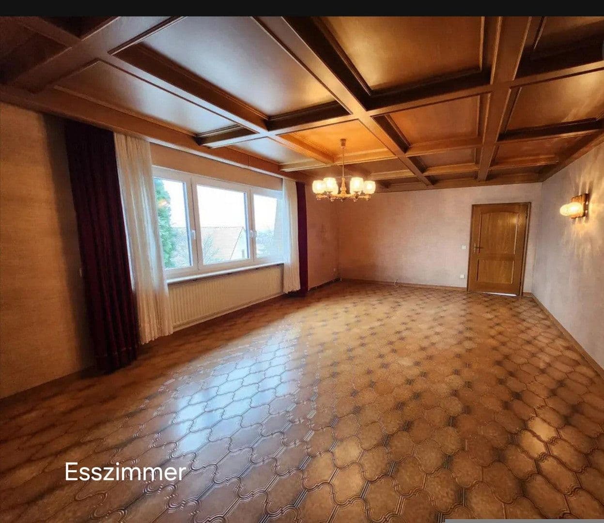 Predaj domu 270 m², pozemek 898 m², Schönbrunn, Bádensko-Wurttembersko Predaj domu 270 m², pozemek 898 m², Schönbrunn, Bádensko-Wurttembersko
