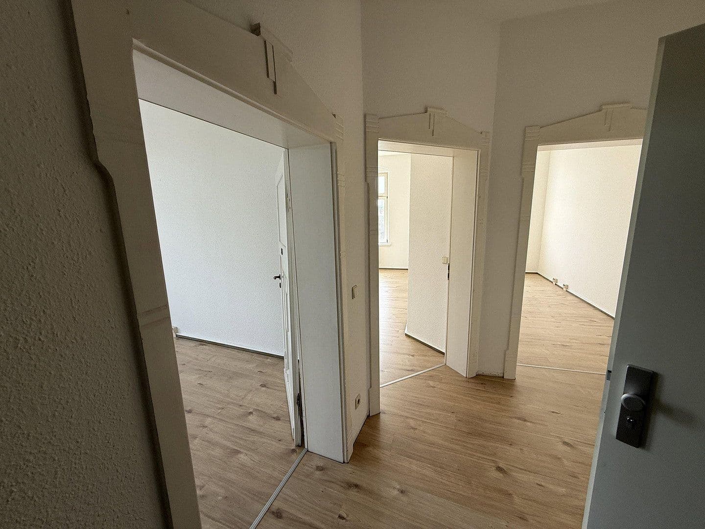 Prenájom bytu 4-izbový 105 m², Jößnitzer Str. 71, Plavno, Sasko Prenájom bytu 4-izbový 105 m², Jößnitzer Str. 71, Plavno, Sasko