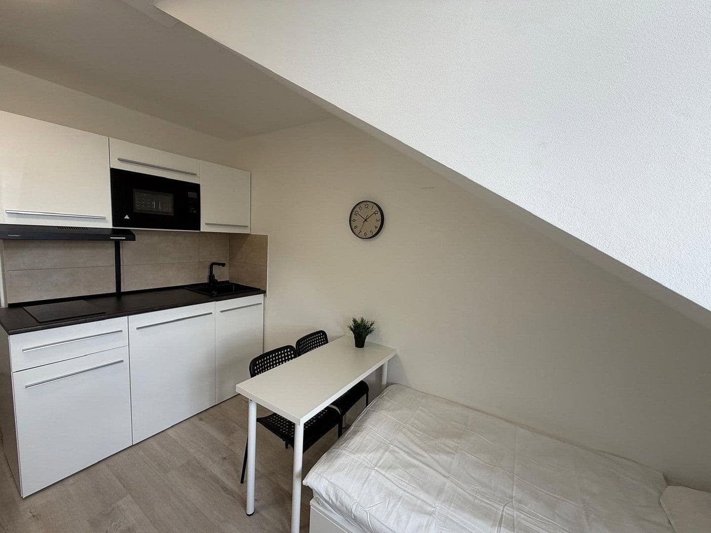 Prenájom bytu 1-izbový 15 m², Vierzigmannstraße 30, Erlangen, Bavorsko Prenájom bytu 1-izbový 15 m², Vierzigmannstraße 30, Erlangen, Bavorsko