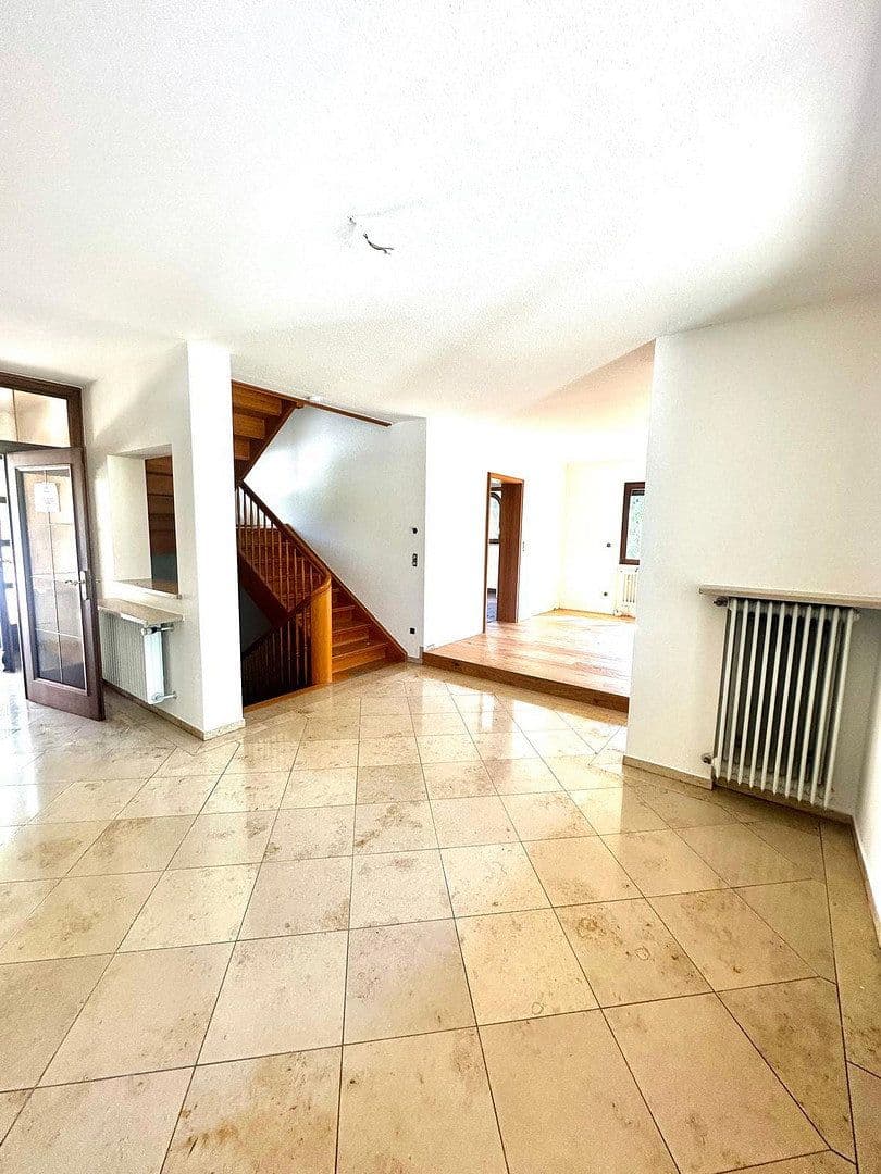 Prenájom domu 200 m², pozemek 1.100 m², Coburg, Bavorsko Prenájom domu 200 m², pozemek 1.100 m², Coburg, Bavorsko