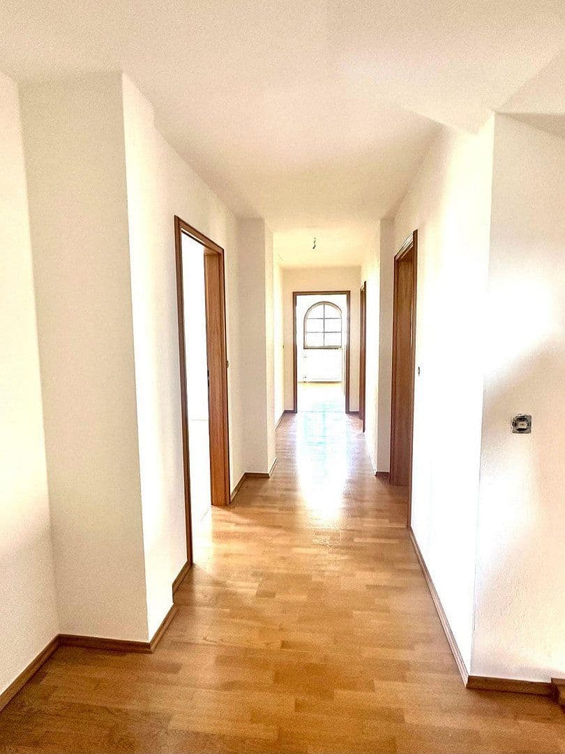 Prenájom domu 200 m², pozemek 1.100 m², Coburg, Bavorsko Prenájom domu 200 m², pozemek 1.100 m², Coburg, Bavorsko