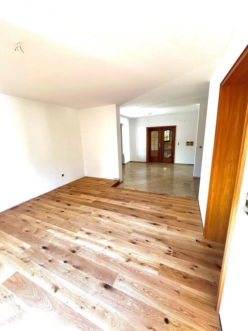 Prenájom domu 200 m², pozemek 1.100 m², Coburg, Bavorsko Prenájom domu 200 m², pozemek 1.100 m², Coburg, Bavorsko