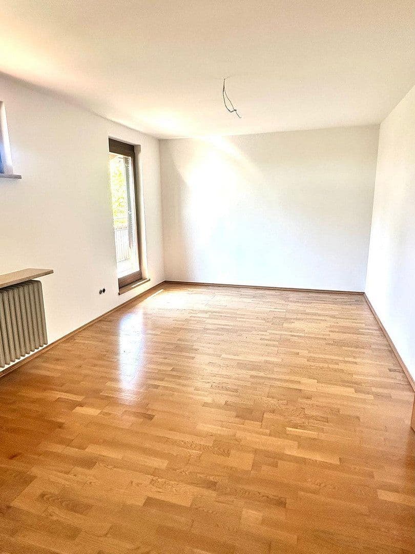 Prenájom domu 200 m², pozemek 1.100 m², Coburg, Bavorsko Prenájom domu 200 m², pozemek 1.100 m², Coburg, Bavorsko