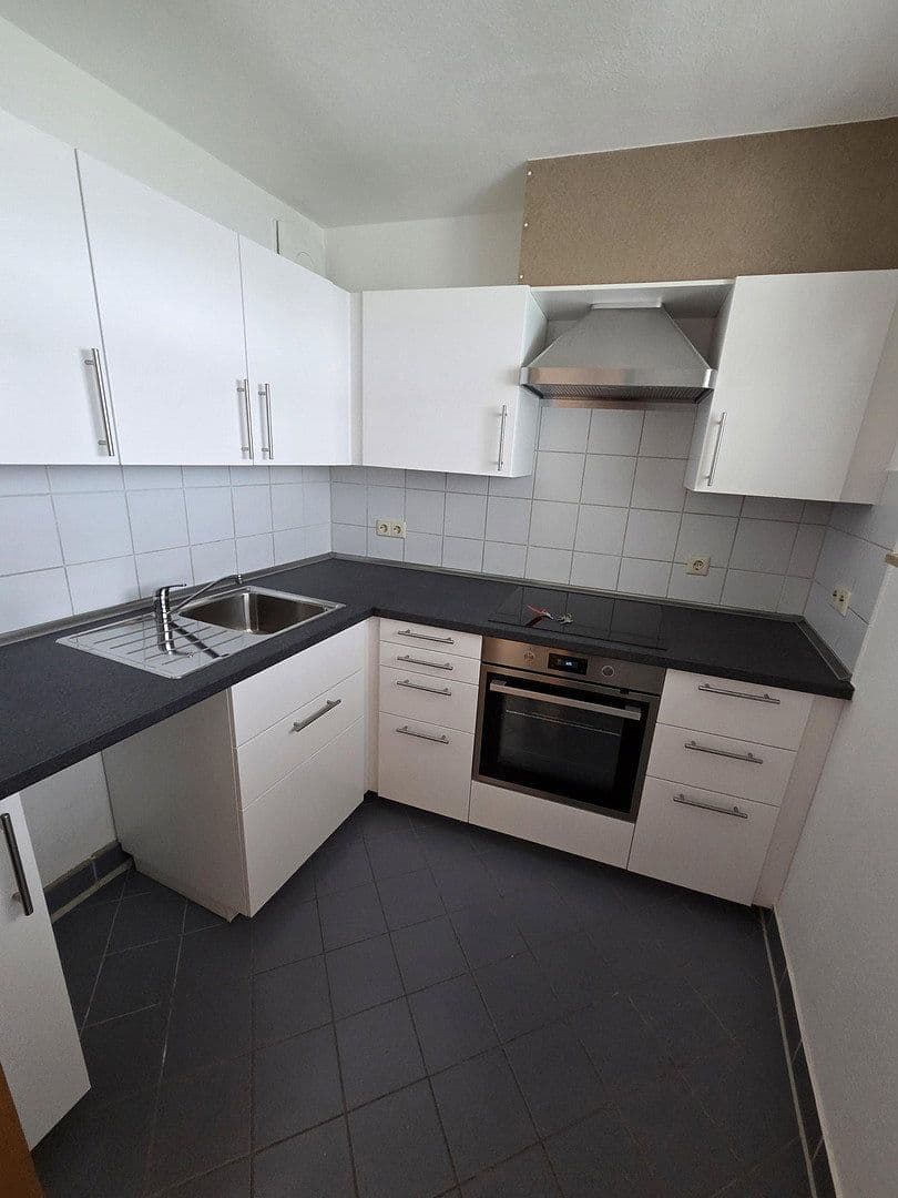 Prenájom bytu 2-izbový 60 m², Walter-Gropius-Str. 3, Reutlingen, Bádensko-Wurttembersko Prenájom bytu 2-izbový 60 m², Walter-Gropius-Str. 3, Reutlingen, Bádensko-Wurttembersko