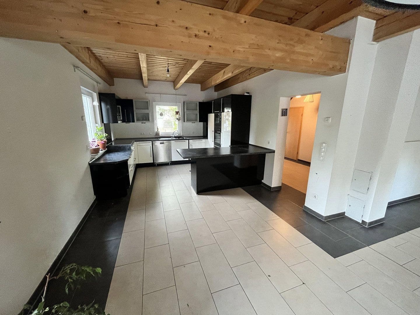 Predaj domu 134 m², pozemek 655 m², Magedeburgerstr 30, Glienicke/Nordbahn, Brandenbursko Predaj domu 134 m², pozemek 655 m², Magedeburgerstr 30, Glienicke/Nordbahn, Brandenbursko