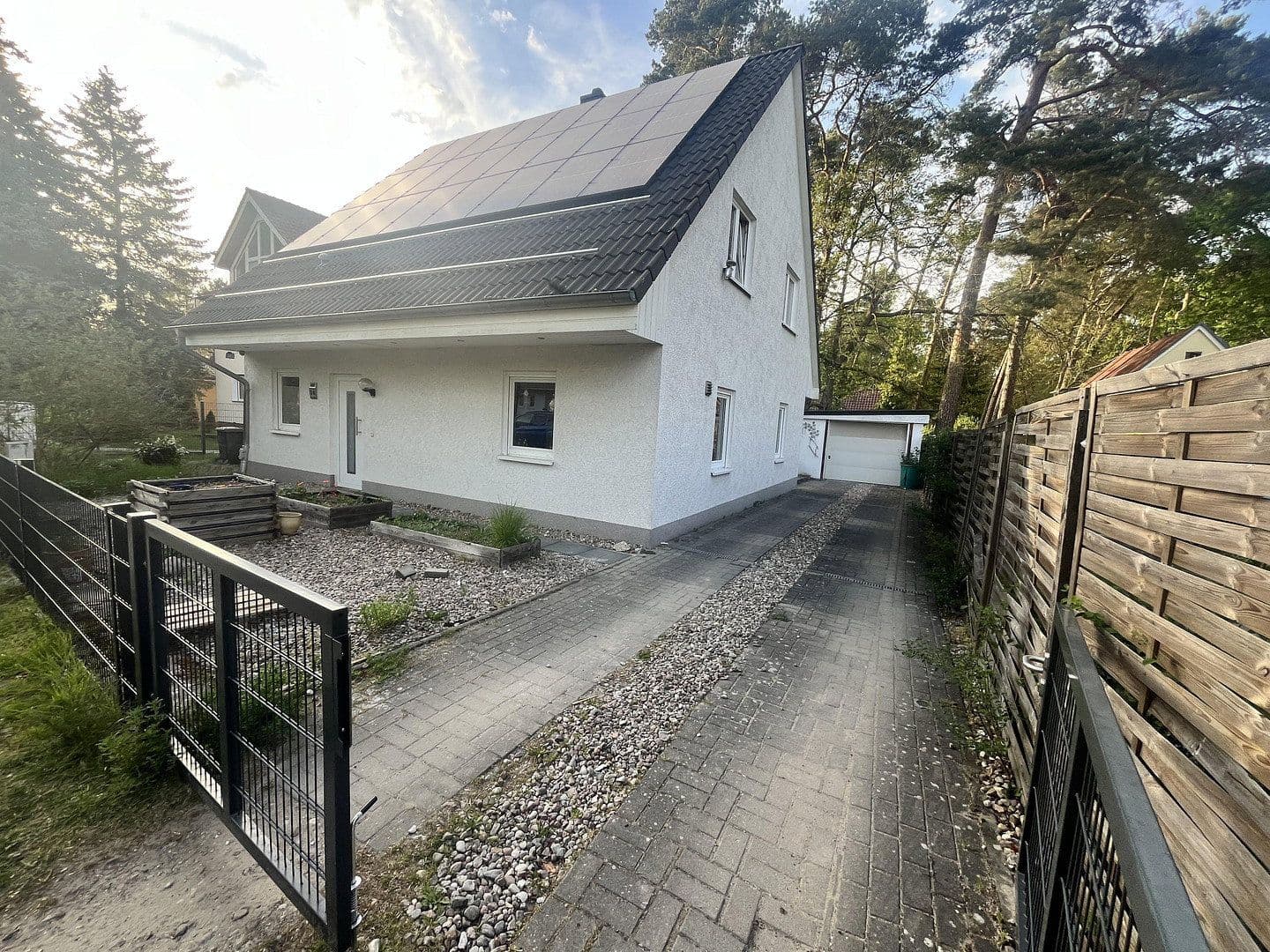 Predaj domu 134 m², pozemek 655 m², Magedeburgerstr 30, Glienicke/Nordbahn, Brandenbursko Predaj domu 134 m², pozemek 655 m², Magedeburgerstr 30, Glienicke/Nordbahn, Brandenbursko