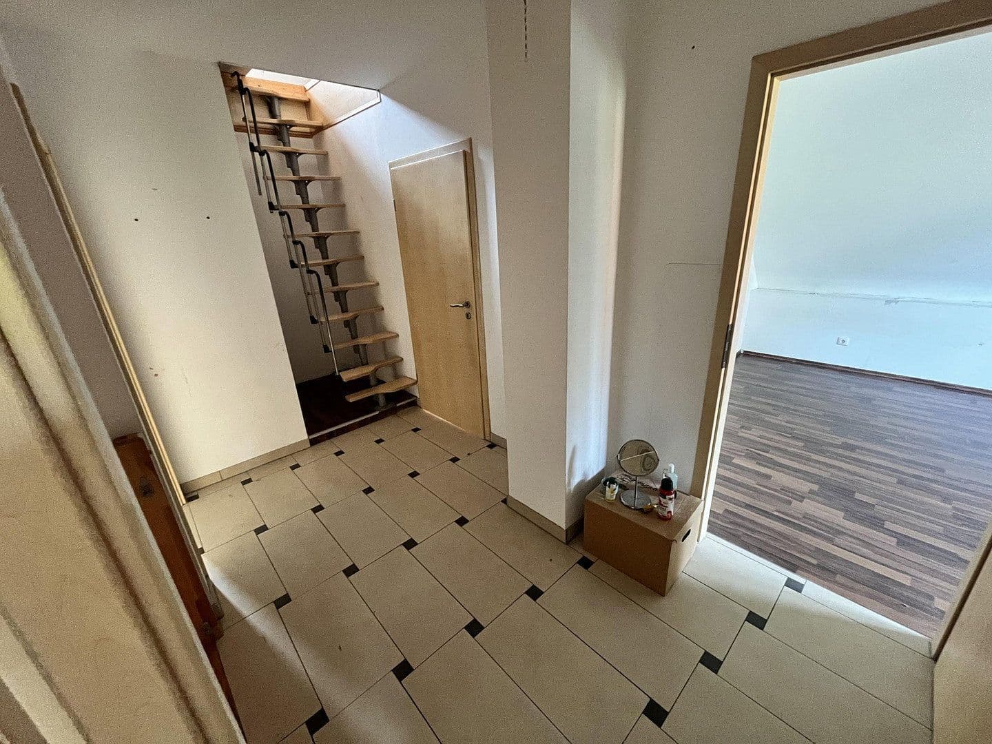 Predaj domu 134 m², pozemek 655 m², Magedeburgerstr 30, Glienicke/Nordbahn, Brandenbursko Predaj domu 134 m², pozemek 655 m², Magedeburgerstr 30, Glienicke/Nordbahn, Brandenbursko