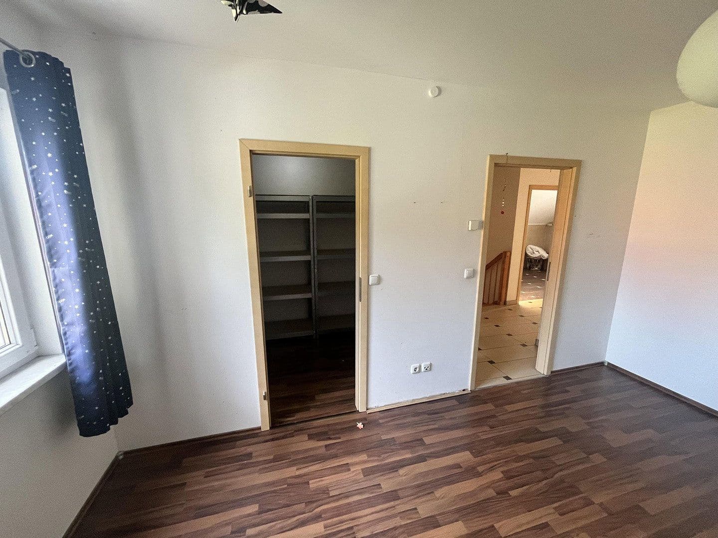 Predaj domu 134 m², pozemek 655 m², Magedeburgerstr 30, Glienicke/Nordbahn, Brandenbursko Predaj domu 134 m², pozemek 655 m², Magedeburgerstr 30, Glienicke/Nordbahn, Brandenbursko
