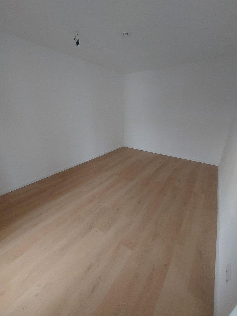 Prenájom bytu 4-izbový 150 m², Emmendingen, Bádensko-Wurttembersko Prenájom bytu 4-izbový 150 m², Emmendingen, Bádensko-Wurttembersko