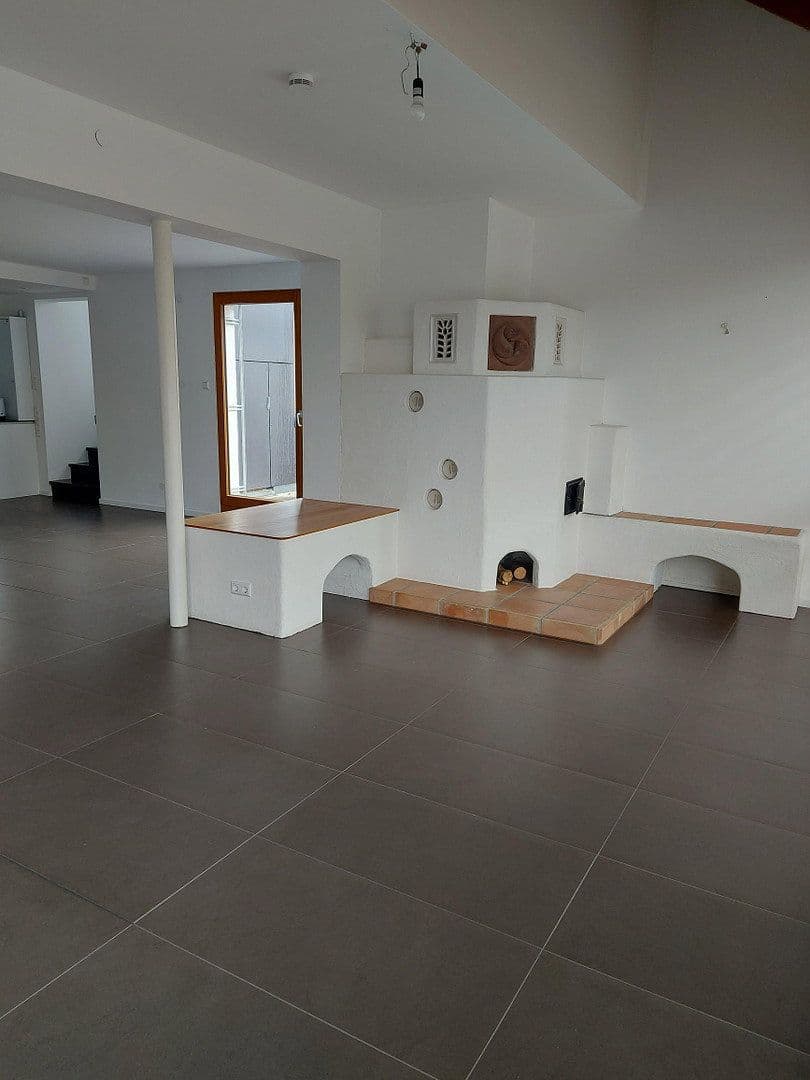 Prenájom bytu 4-izbový 150 m², Emmendingen, Bádensko-Wurttembersko Prenájom bytu 4-izbový 150 m², Emmendingen, Bádensko-Wurttembersko