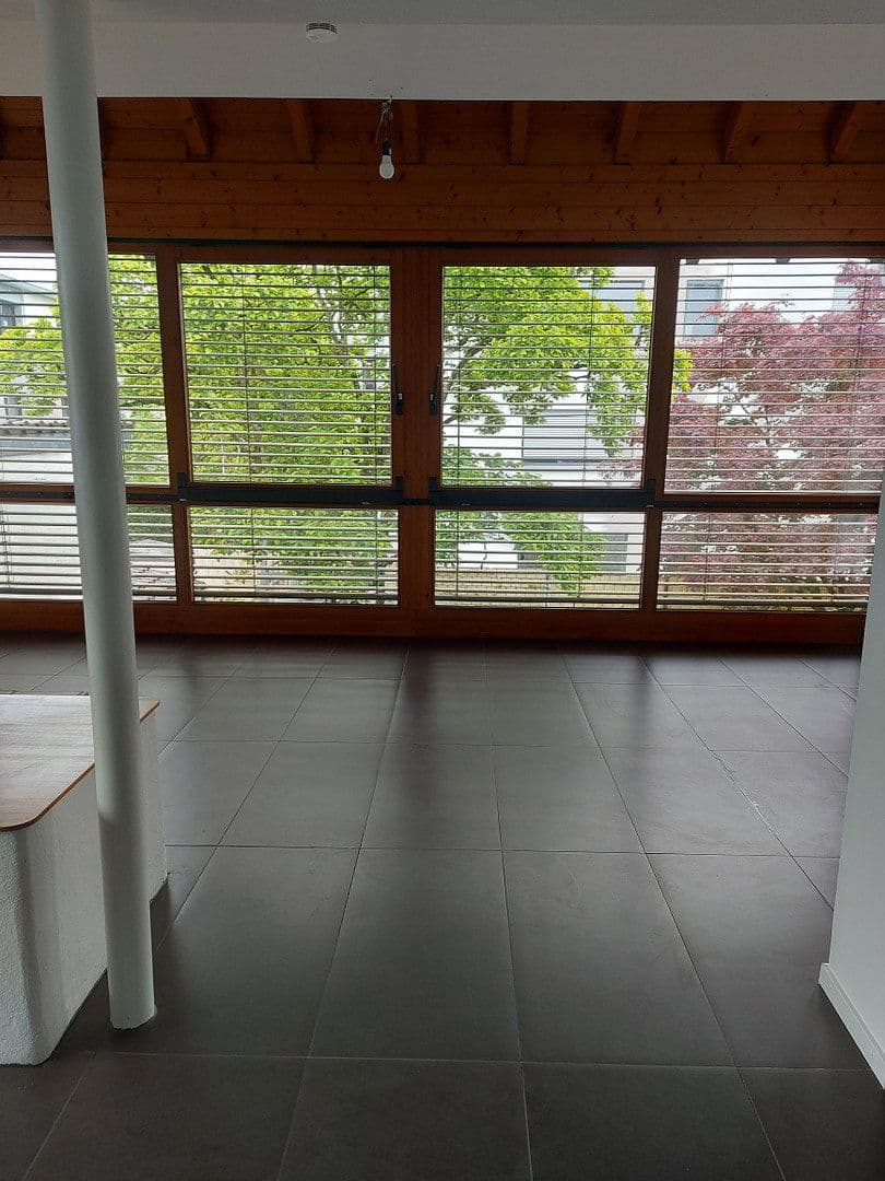 Prenájom bytu 4-izbový 150 m², Emmendingen, Bádensko-Wurttembersko Prenájom bytu 4-izbový 150 m², Emmendingen, Bádensko-Wurttembersko