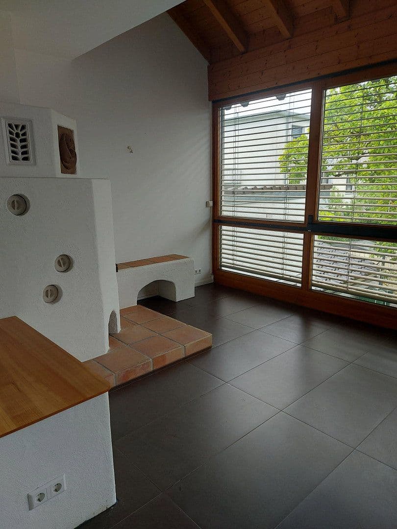 Prenájom bytu 4-izbový 150 m², Emmendingen, Bádensko-Wurttembersko Prenájom bytu 4-izbový 150 m², Emmendingen, Bádensko-Wurttembersko