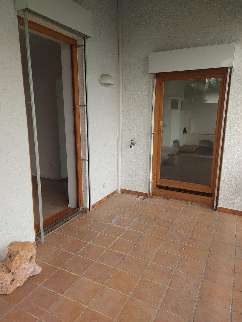 Prenájom bytu 4-izbový 150 m², Emmendingen, Bádensko-Wurttembersko Prenájom bytu 4-izbový 150 m², Emmendingen, Bádensko-Wurttembersko