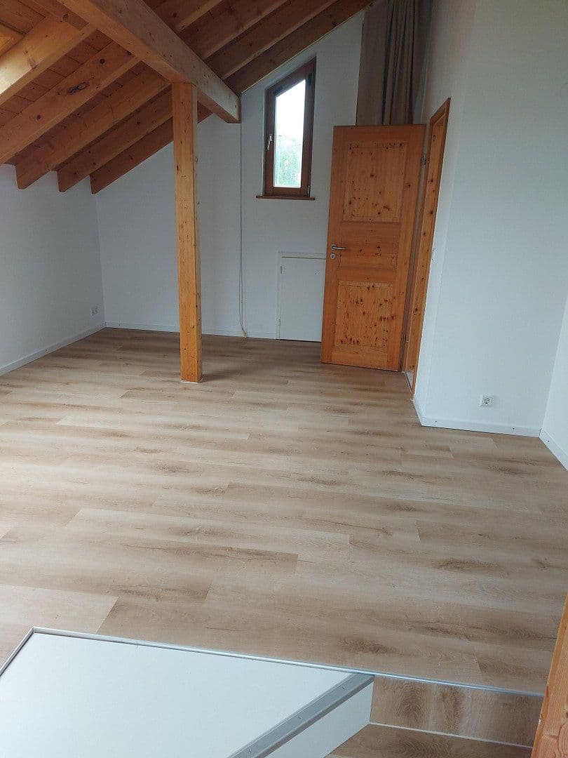 Prenájom bytu 4-izbový 150 m², Emmendingen, Bádensko-Wurttembersko Prenájom bytu 4-izbový 150 m², Emmendingen, Bádensko-Wurttembersko