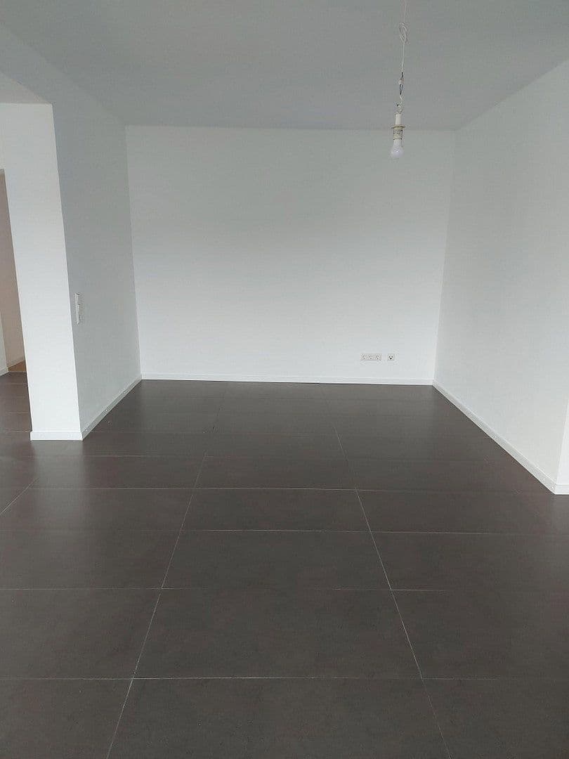 Prenájom bytu 4-izbový 150 m², Emmendingen, Bádensko-Wurttembersko Prenájom bytu 4-izbový 150 m², Emmendingen, Bádensko-Wurttembersko