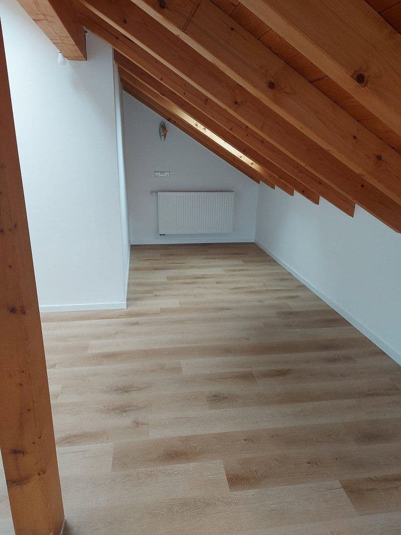 Prenájom bytu 4-izbový 150 m², Emmendingen, Bádensko-Wurttembersko Prenájom bytu 4-izbový 150 m², Emmendingen, Bádensko-Wurttembersko